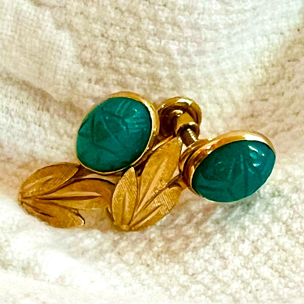 Vintage 1/20 12k Gold Filled Signed Van Dell Jade Green Scarab Earrings
